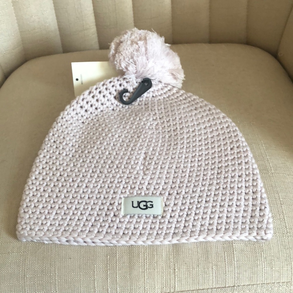 Nwt Ugg knit cuff hat.